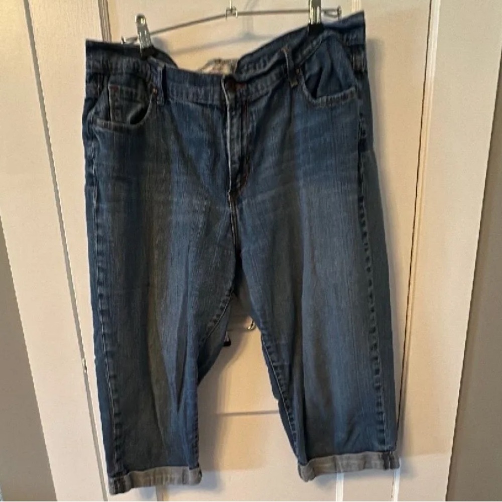Levi capris
